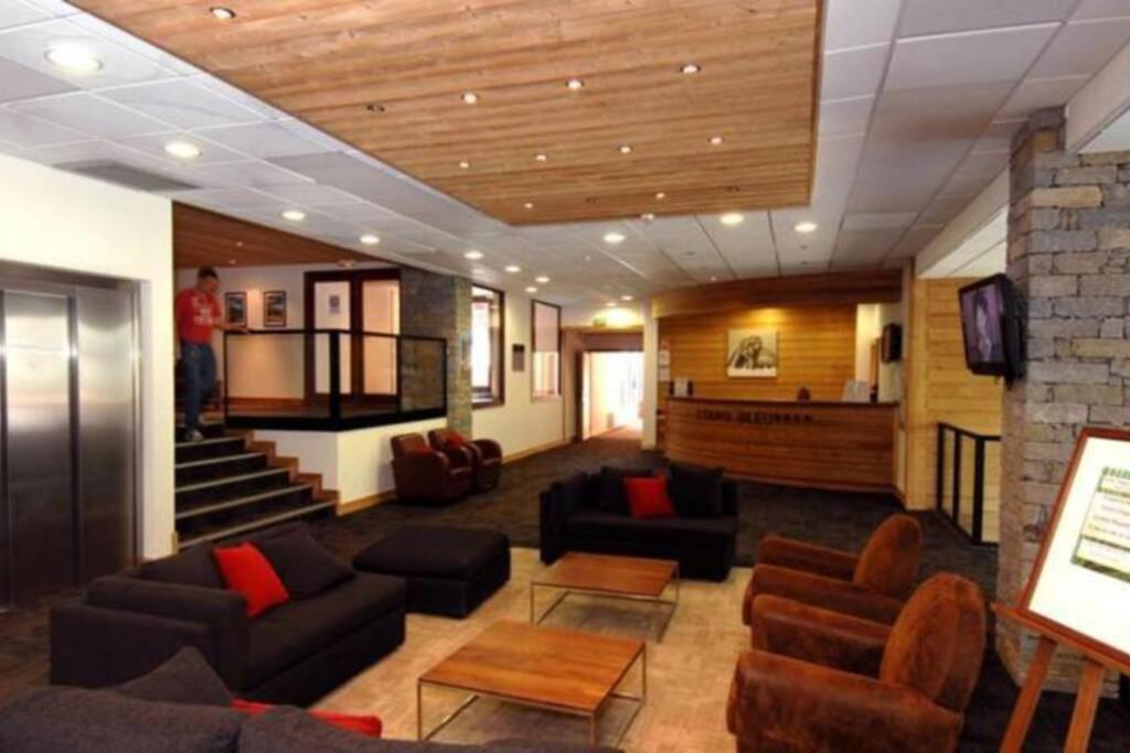 Large Premium Alpine For 4 To 8 People